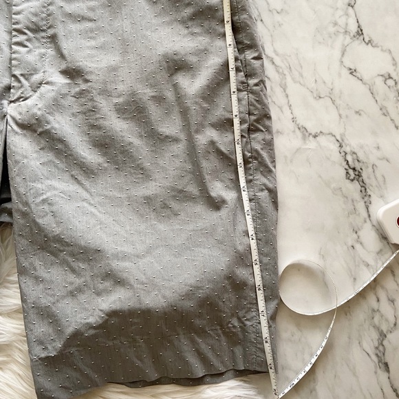 UNIQLO gray dotted shorts - Picture 3 of 5